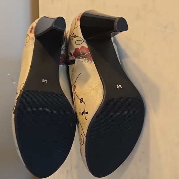 Goby Shoes - Floral High Heel Butterfly Boots - Picture 7 of 7